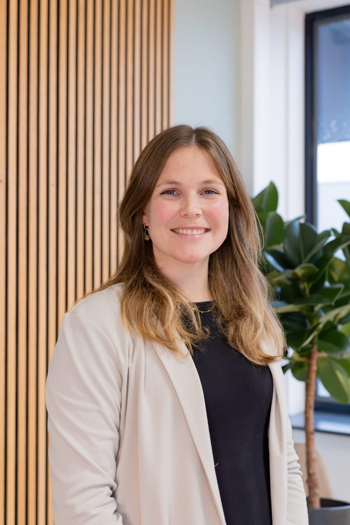 Laura, Back-office bij Clickwave